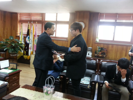 미래의 일꾼을 지원하는 ‘ 금릉교직원 장학회 ’