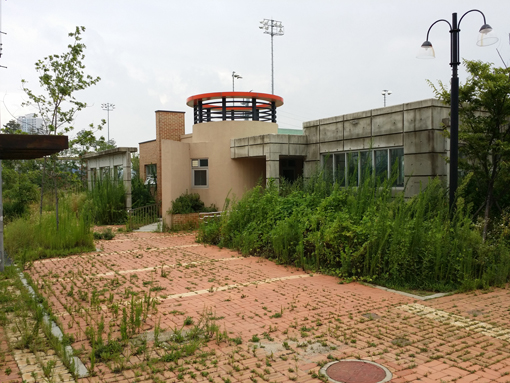 체육공원 지속적인 관리 필요