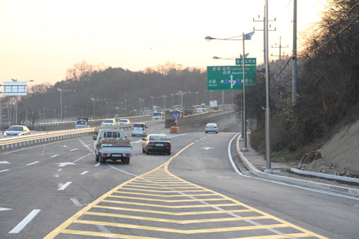 국지도 56호선 등원교차로 앞 안전운전에 빨간불