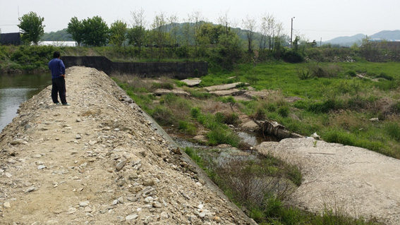 “뒷짐지고 있는 농어촌공사”